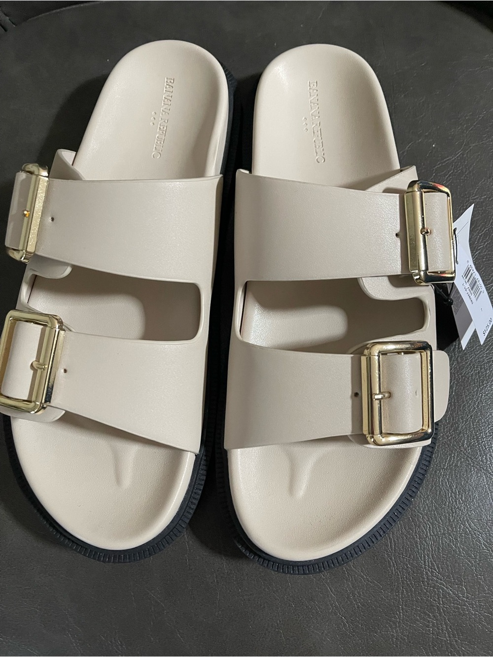 Banana Republic Cream and Gold Women's Sandals
